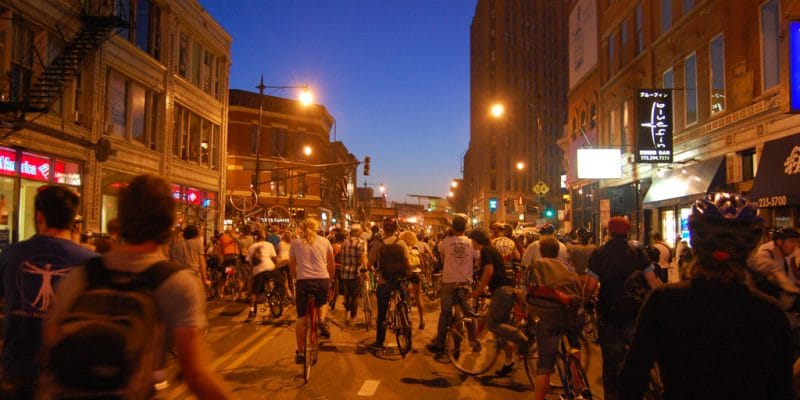 Milwaukee Avenue Commercial District