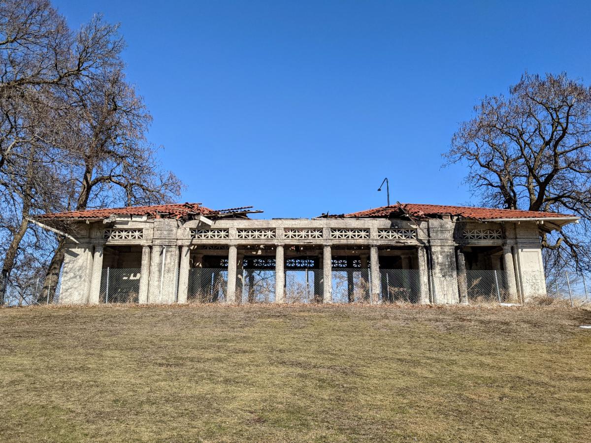 Daniel Burnham Designed Pavilion in Jackson Park on Marquette Drive in extreme state of neglect. Photo Credit: Eric Allix Rogers