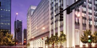Old Main Chicago Post Office to Replace Windows… all 2404 of them!