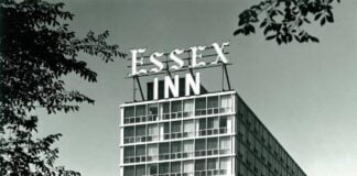 Preservation Chicago Objects to Potential Loss of Essex Inn Historic Rooftop Signage