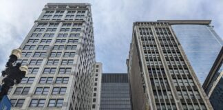 SUN-TIMES EDITORIAL: A federal case: U.S. government shouldn’t wreck two Loop skyscrapers in the name of safety
