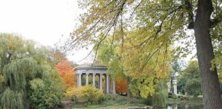 “Graceland Cemetery: Chicago Stories, Symbols, and Secrets” by Adam Selzer