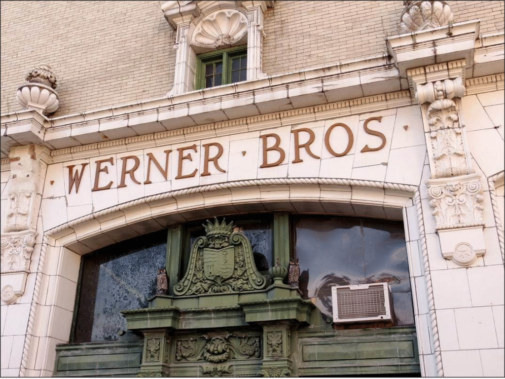 Werner Brothers Storage Warehouse, 1921, George S. Kingsley, 7613 N. Paulina Street. Photo credit: Eric Allix Rogers