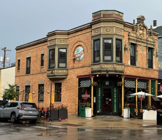 CHICAGO LEGACY BUSINESS: The Last Barrel of Schlitz in Chicago Is Tapped at Glunz Tavern at 1201 N. Wells Street in Old Town, While Forty-One Schlitz Tied Houses Still Stand Across the City