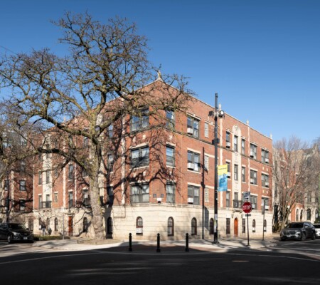 Sheffield-Belden Group, northwest corner of Sheffield and Belden Avenues. Courtyard building, 1000-1012 W. Belden and 2300-2302 N. Sheffield Avenue, Lincoln Park. Maher & McGraw, 1926. Demolished July 2026. Photo credit: Serhii Chrucky / Esto